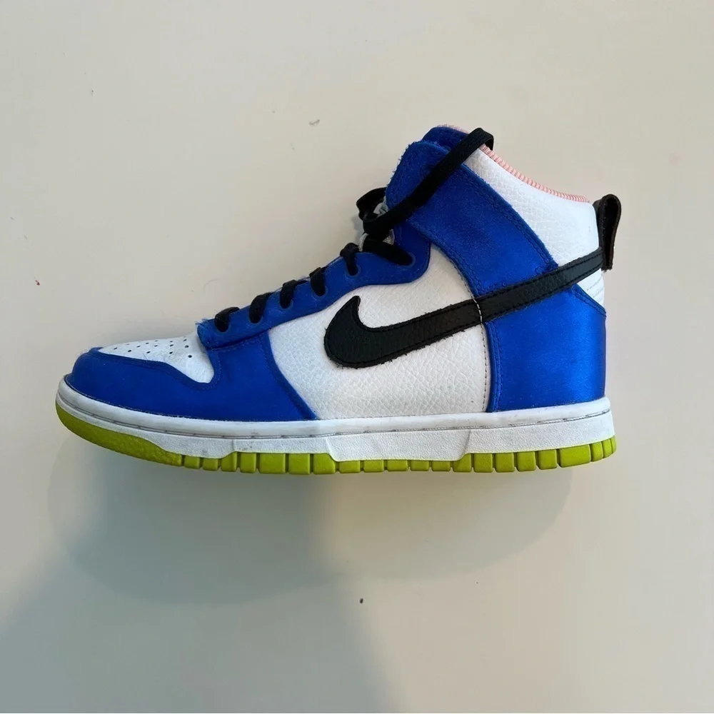 Like new Nike Womens WMNS Dunk High DV2185 100 Blue Satin